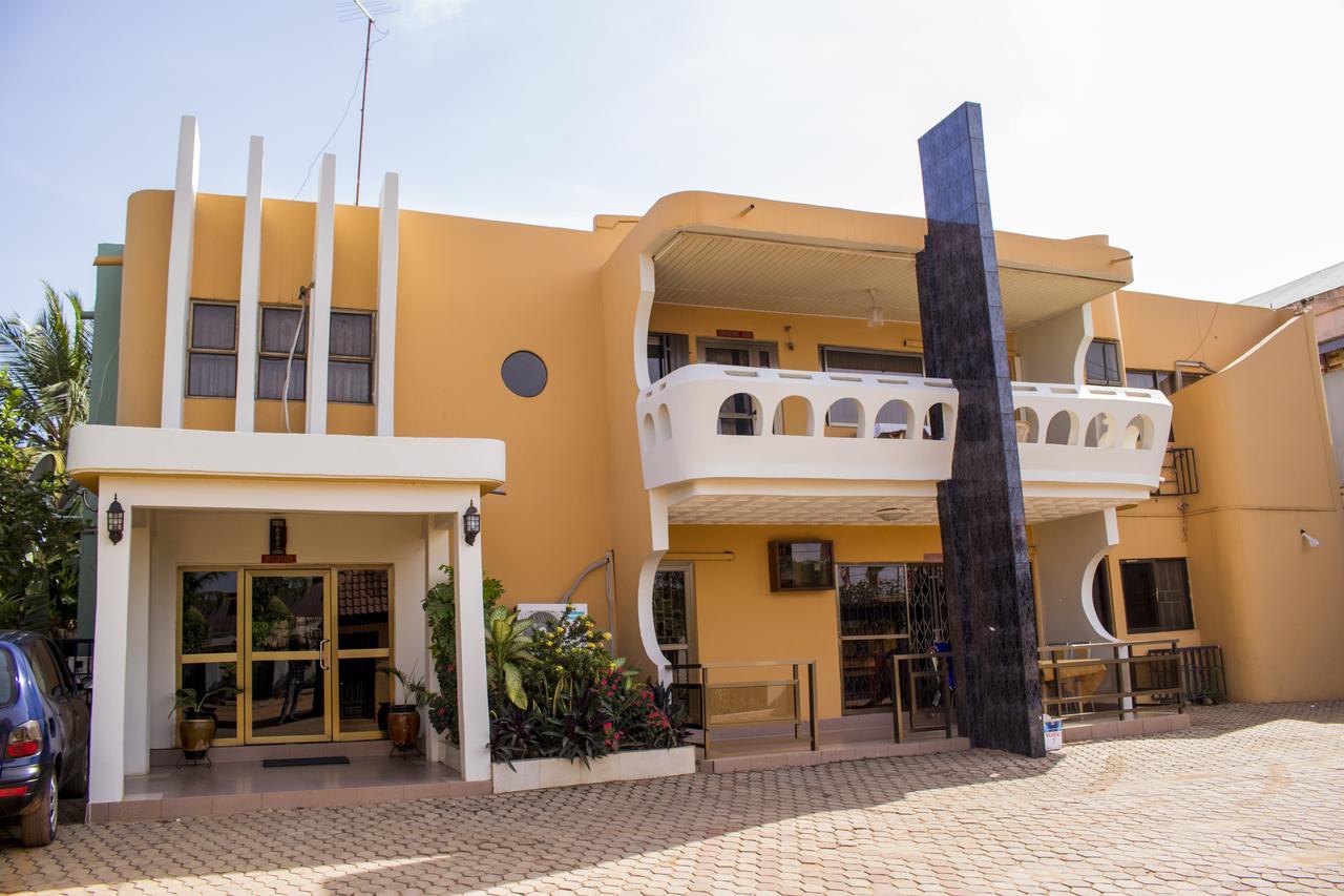 Lovista Hotel North Legon Buitenkant foto